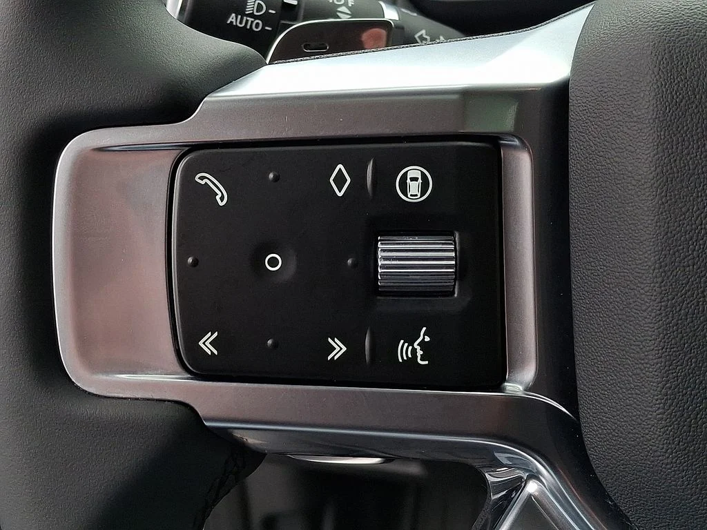 Certified Used 2025 White Land Rover S image 15