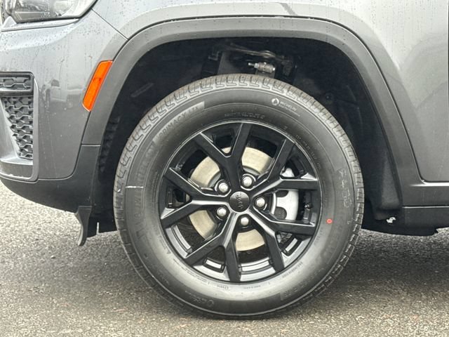 New 2026 Baltic Gray Metallic Clearcoat Jeep Laredo Altitude image 7