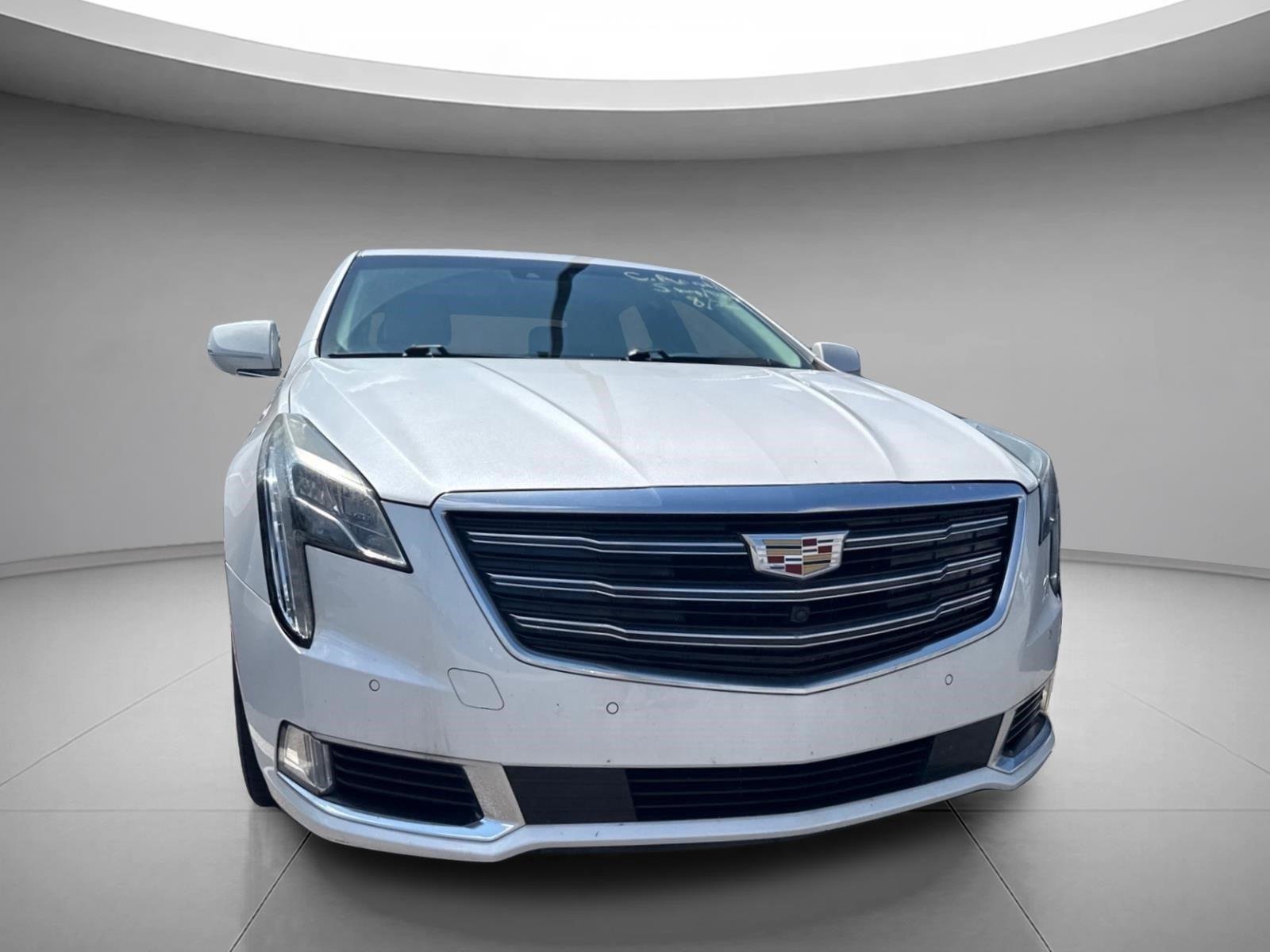 Used 2019 Crystal White Tricoat Cadillac Luxury image 24