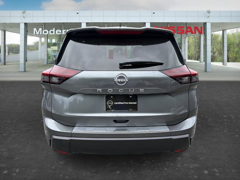 Certified Used 2026 Gun Metallic Nissan SV image 4