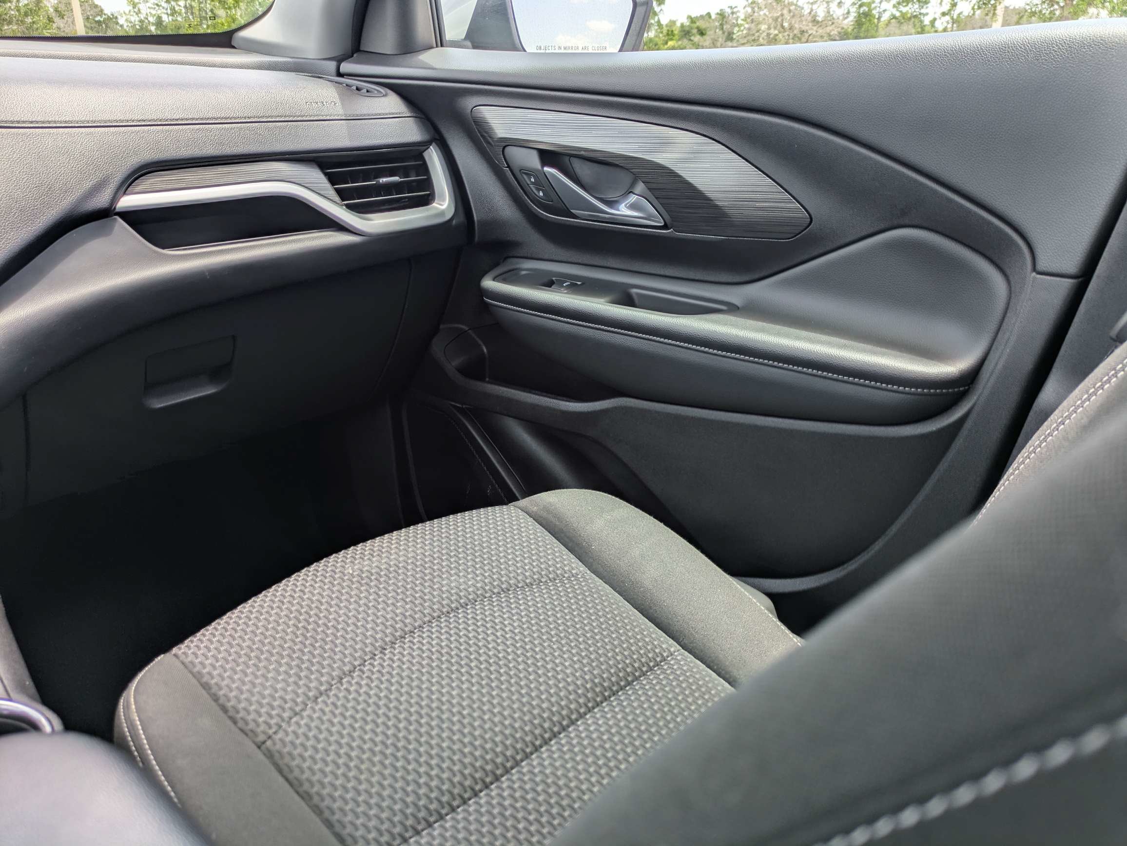 Used 2024 Summit White GMC SLE image 18