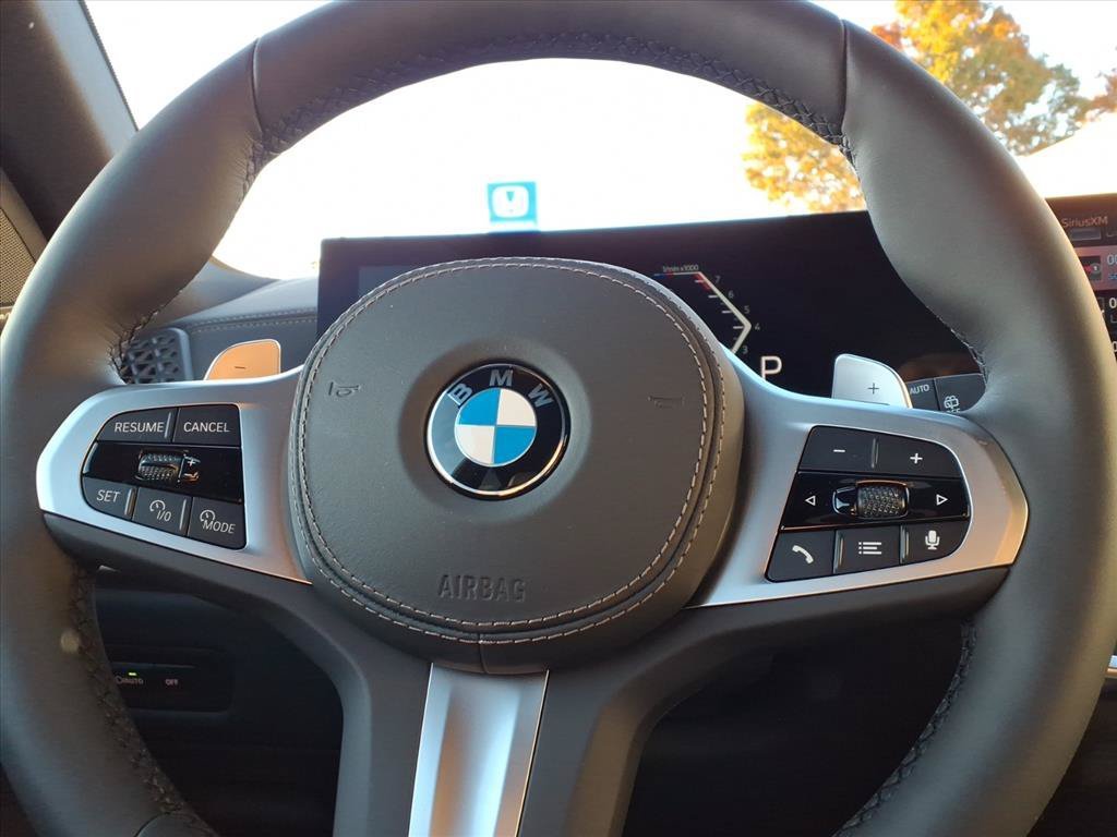 Used 2026 Mineral White Metallic BMW xDrive40i image 18