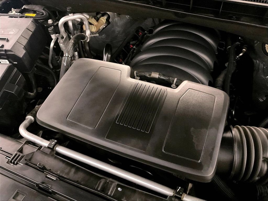 Used 2021 Gray Chevrolet Z71 image 36