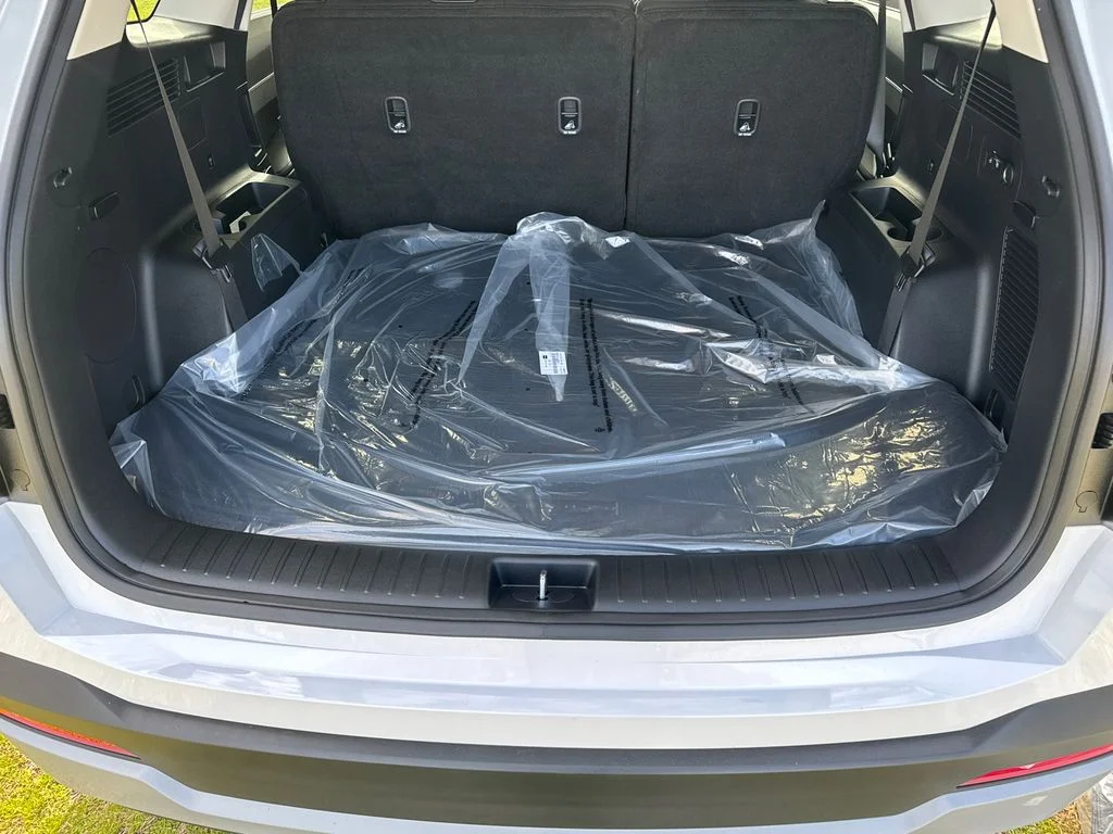 New 2026 Glacial White Pearl Kia LX image 18