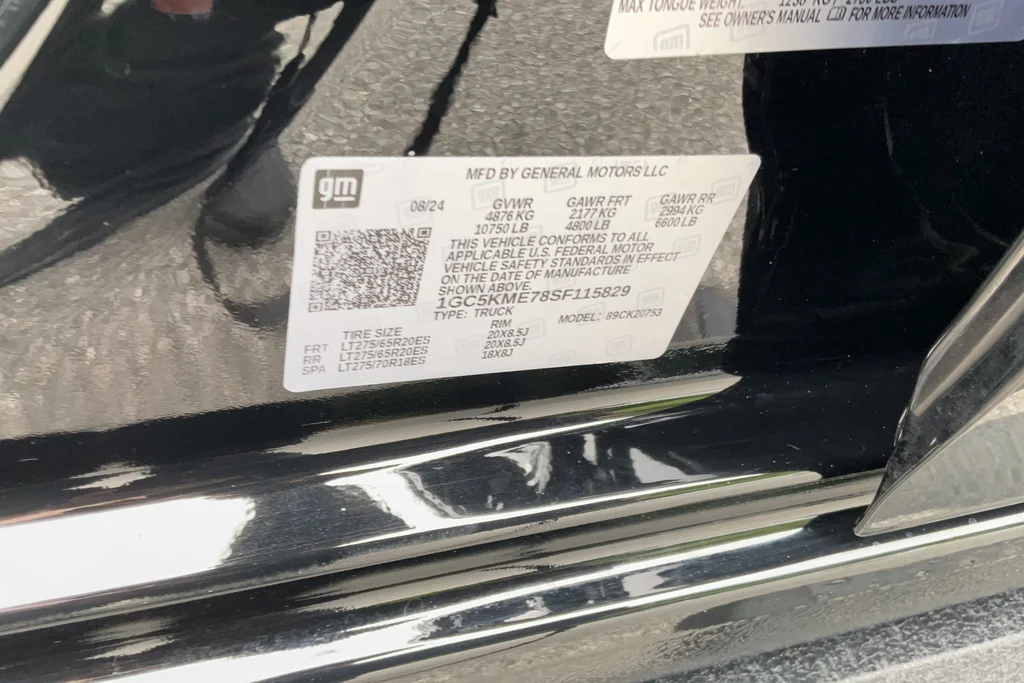 Used 2025 Black Chevrolet Custom image 25