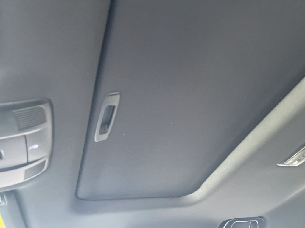 Used 2020 White Mazda Signature image 21
