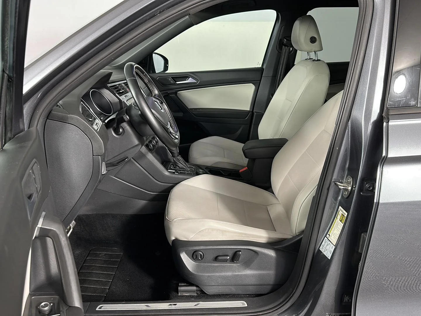 Used 2021 Platinum Gray Metallic Volkswagen SE R-Line Black image 9