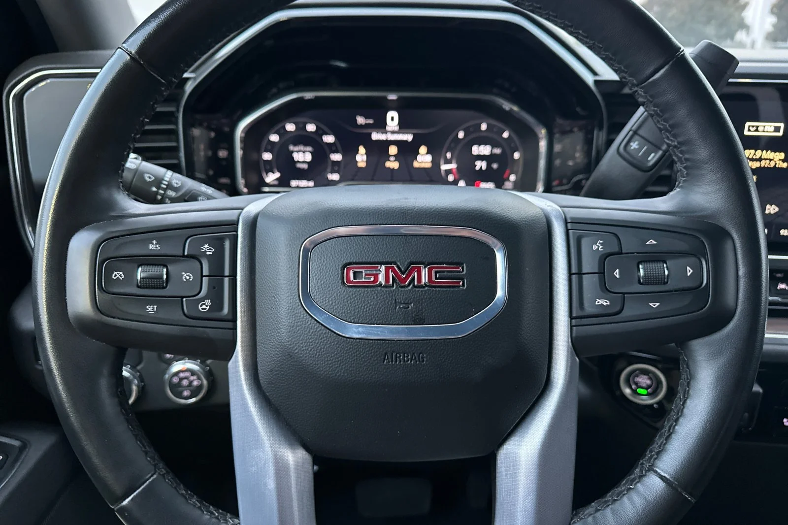 Used 2025 Summit White GMC SLT image 23