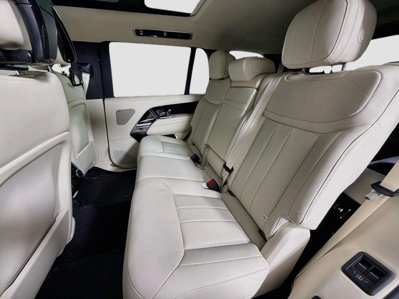 New 2026 Santorini Black Land Rover SE image 26