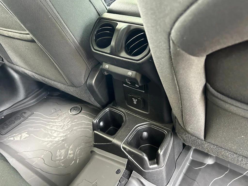 Certified Used 2018 Black Jeep Unlimited Sahara image 51
