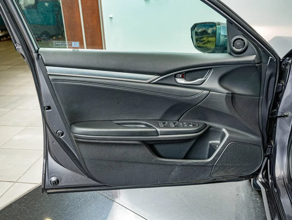 Used 2017 Gray Honda EX-L image 18