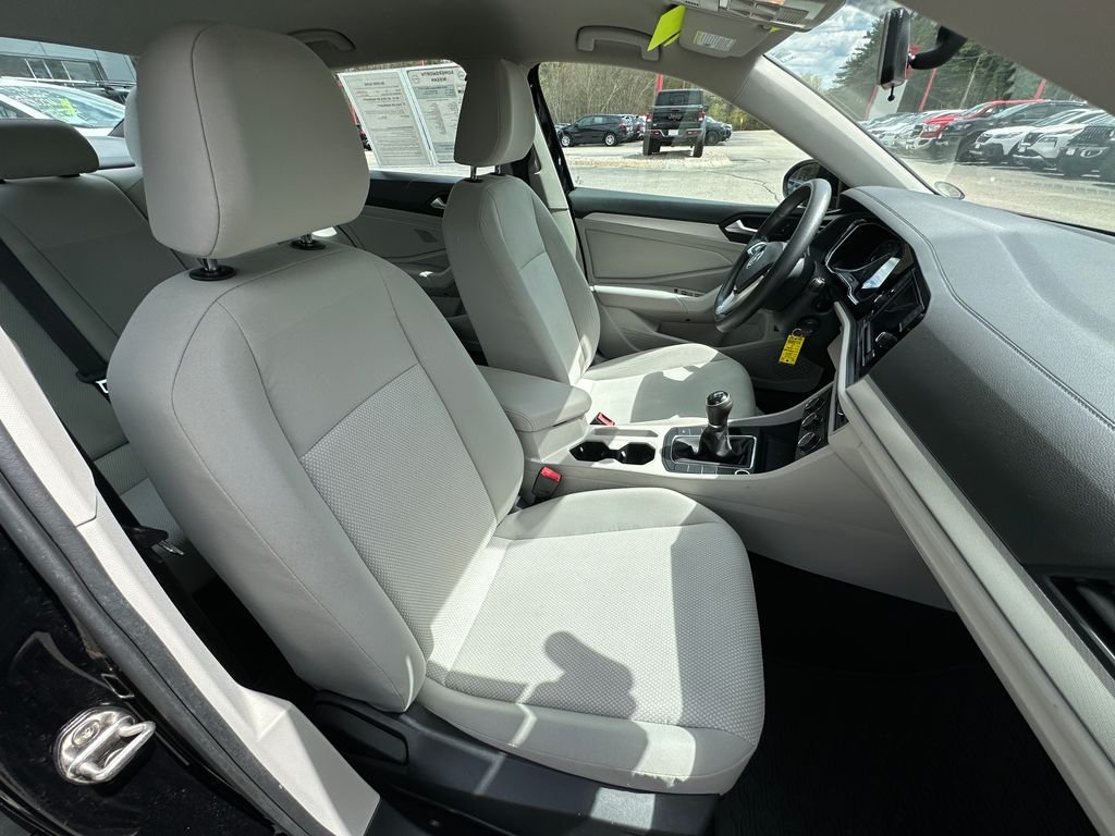 Used 2019 Black Volkswagen 1.4T S image 21