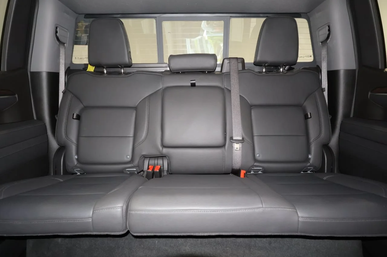 Used 2025 Sterling Metallic GMC SLT image 32