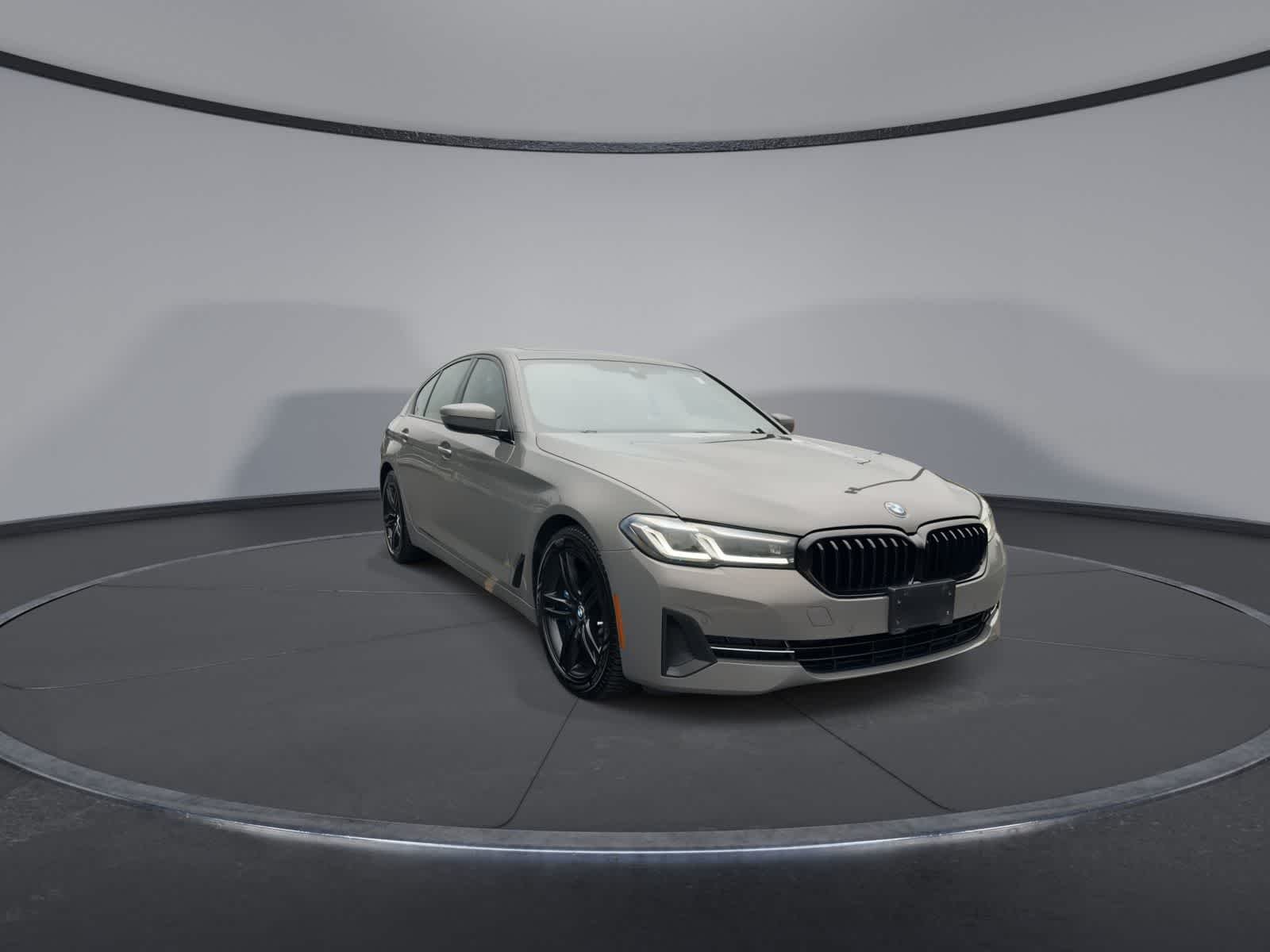 Used 2021 Bernina Grey Amber Effect Metallic BMW 530i xDrive image 2