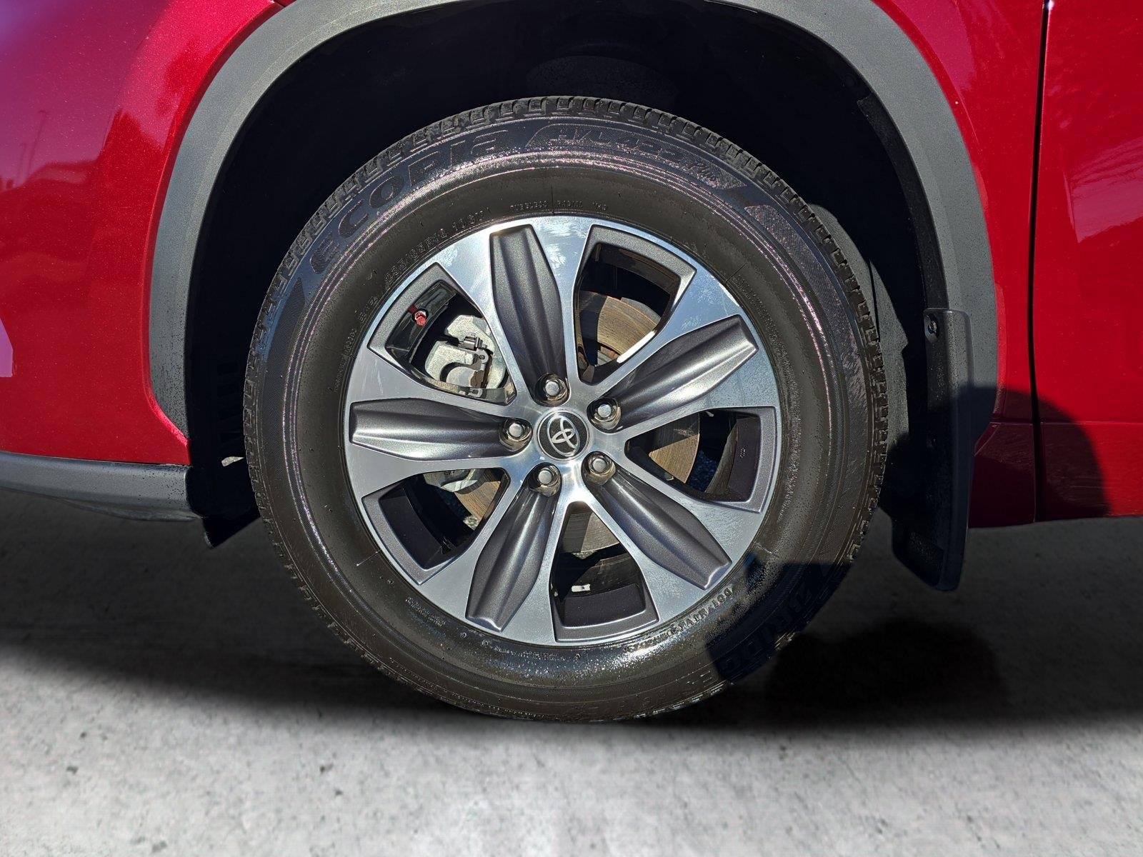 Used 2022 Ruby Flare Pearl Toyota XLE image 31