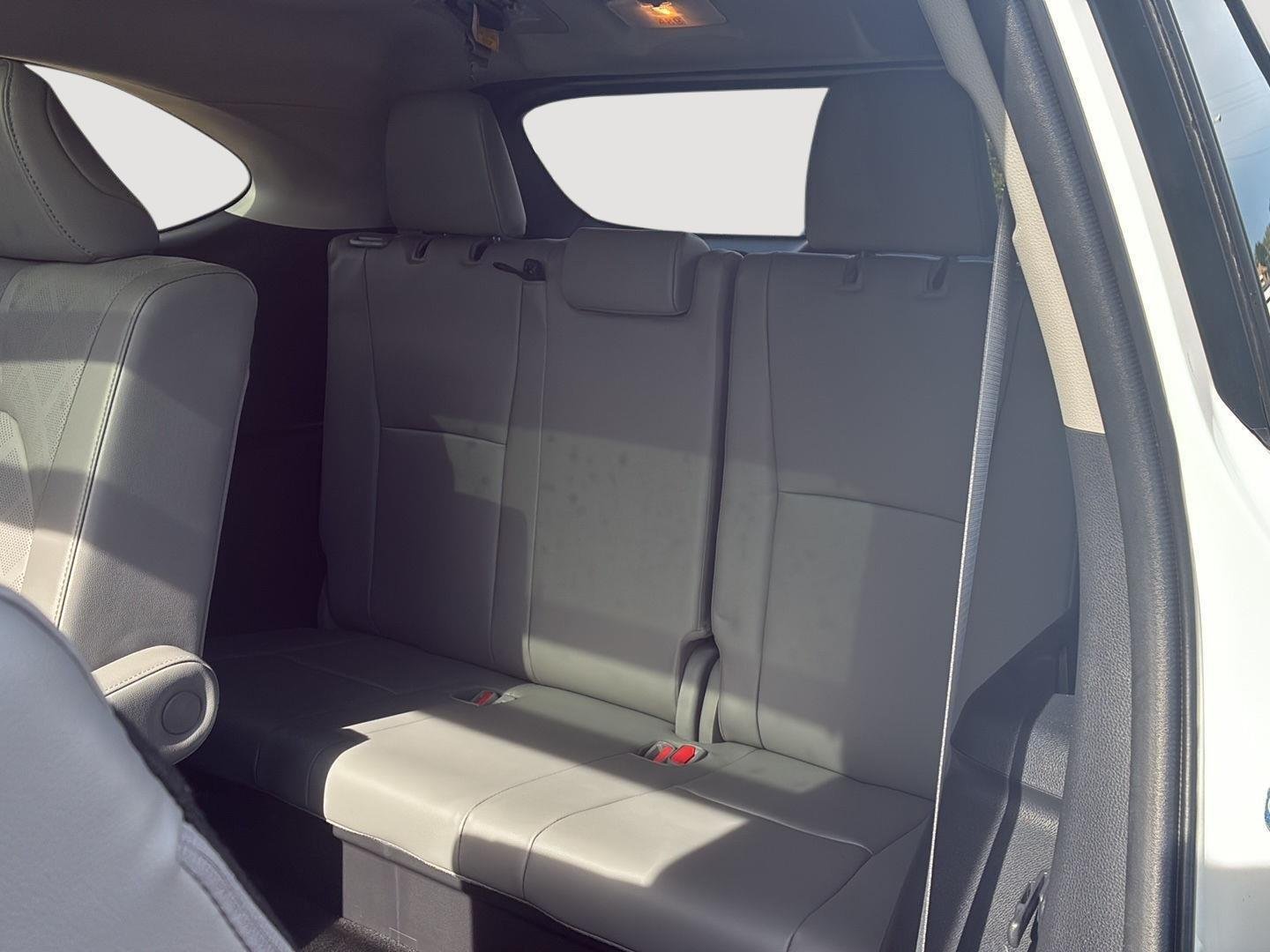 Used 2022 Wind Chill Pearl Toyota Platinum image 5