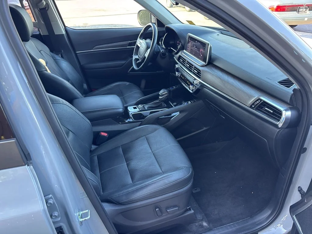 Used 2022 Gray Kia EX image 55