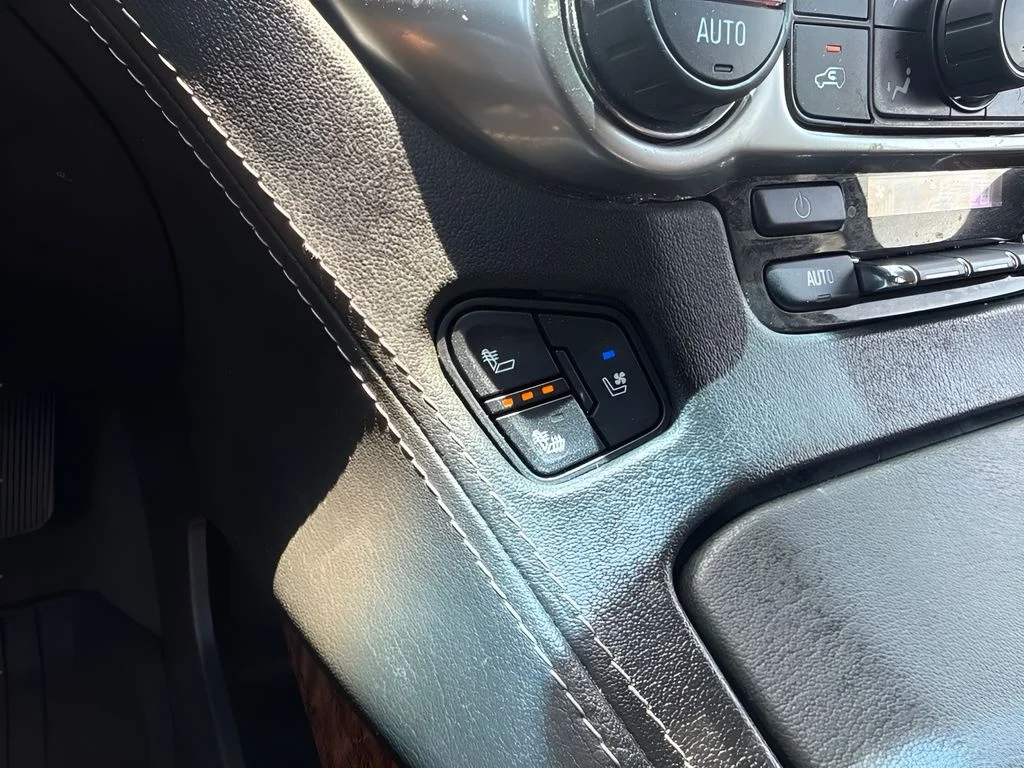 Used 2019 Gray Chevrolet Premier image 25