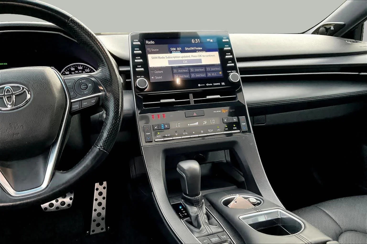 Used 2019 Wind Chill Pearl Toyota Touring image 7