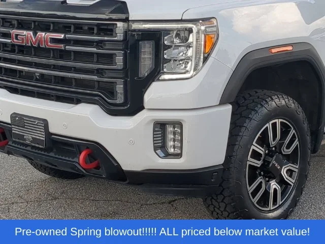 Used 2022 White GMC AT4 image 17
