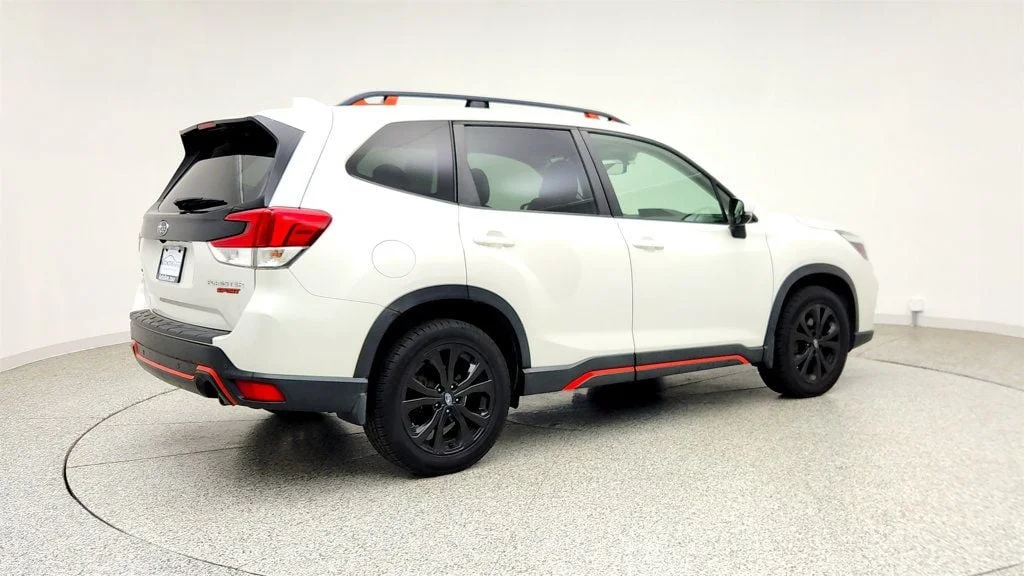 Used 2019 Crystal White Pearl Subaru 2.5i Sport w/ Multimedia Plus Audio & Blind Spot Detection image 5