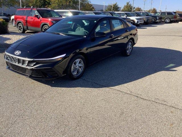 New 2026 Abyss Black Hyundai SE image 1