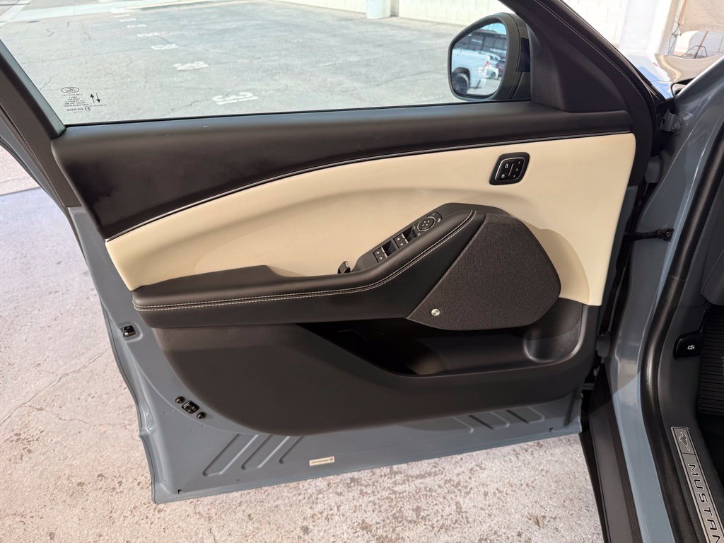 Used 2023 Vapor Blue Ford Premium image 32