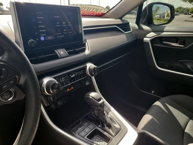 Used 2025 Silver Toyota XLE image 20