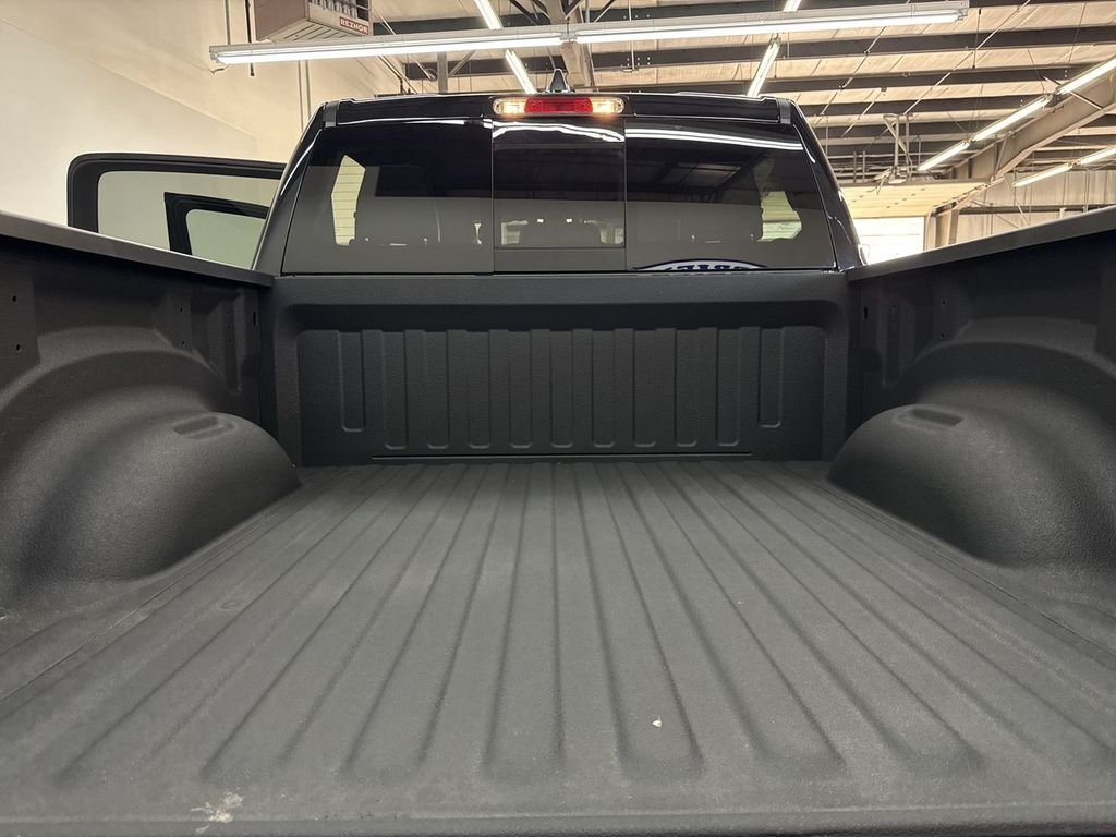 Used 2022 Diamond Black Ram Laramie image 35