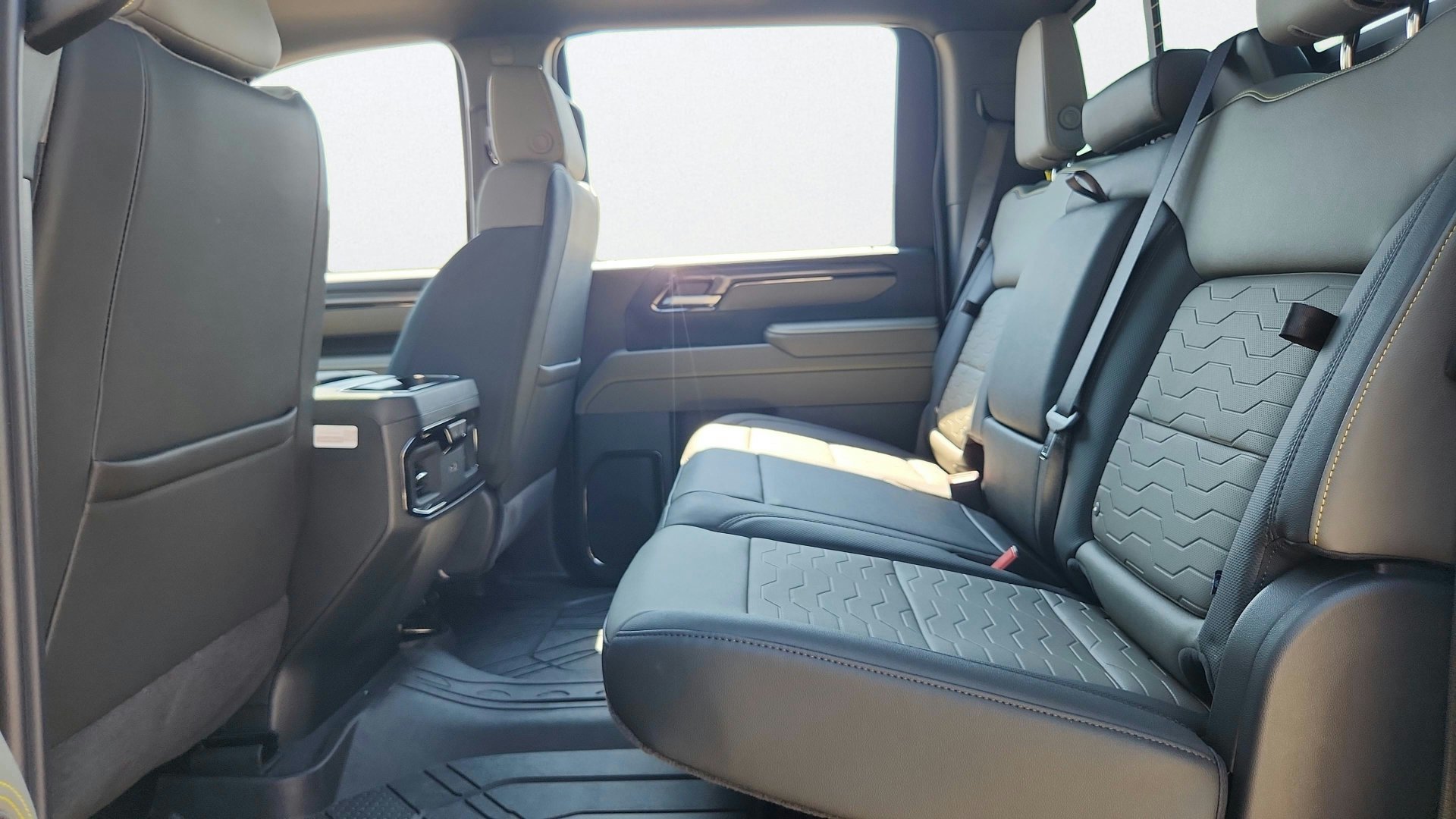 2026 Chevrolet Silverado 2500 HD ZR2 - Photo 27