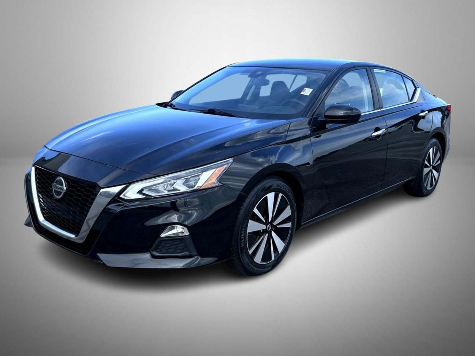 Used 2022 Black Nissan 2.5 SV image 1