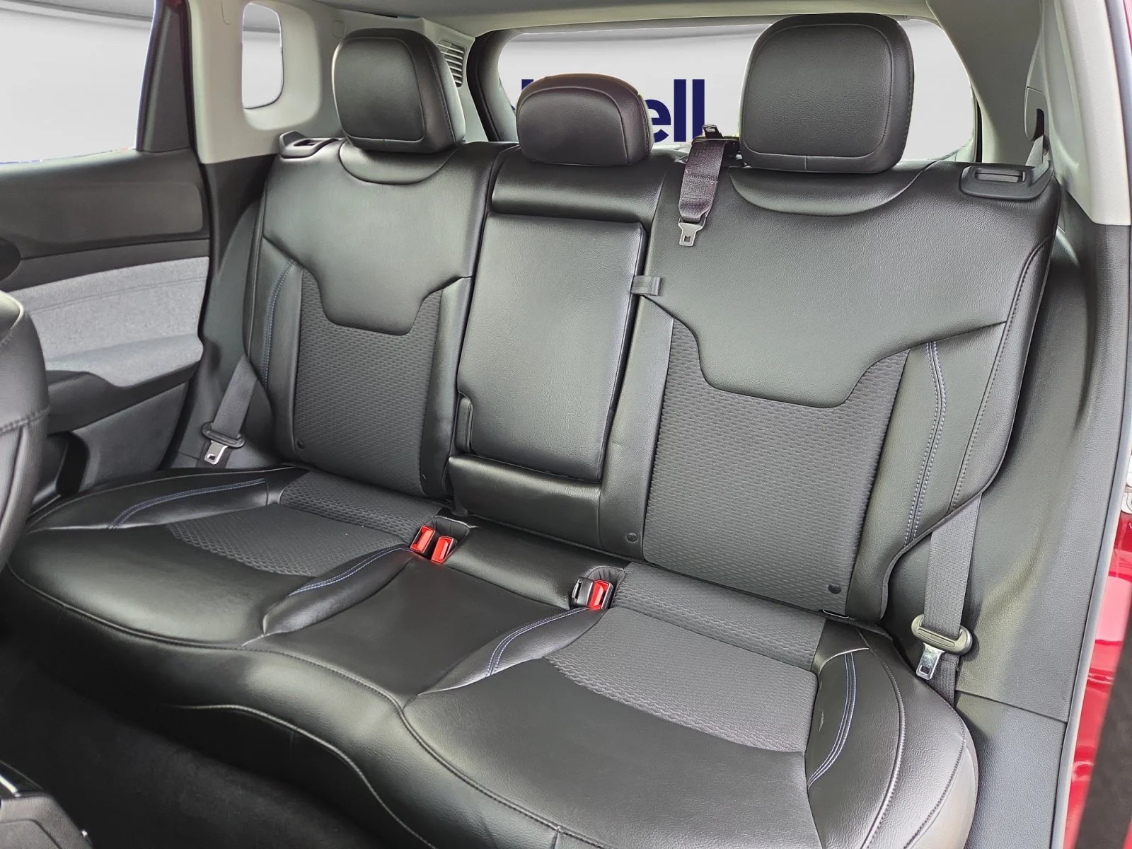 Used 2022 Red Jeep Latitude image 13