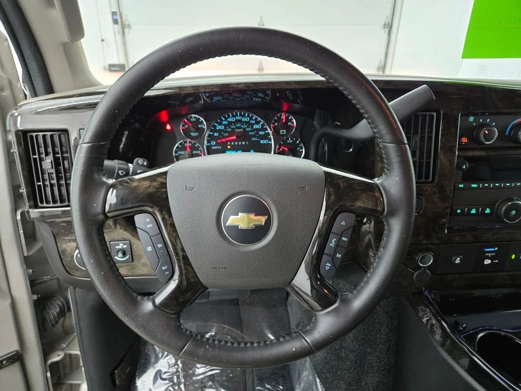 2023 Chevrolet Express Cargo Work Van - Photo 24