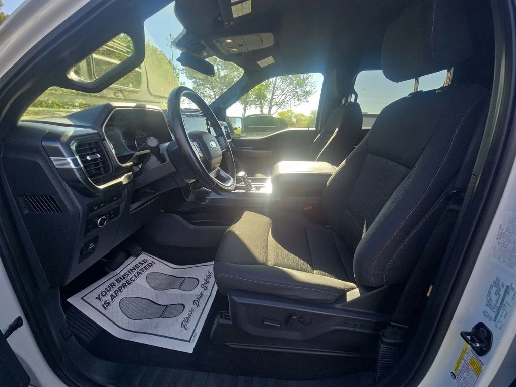 Used 2022 White Ford XLT image 25