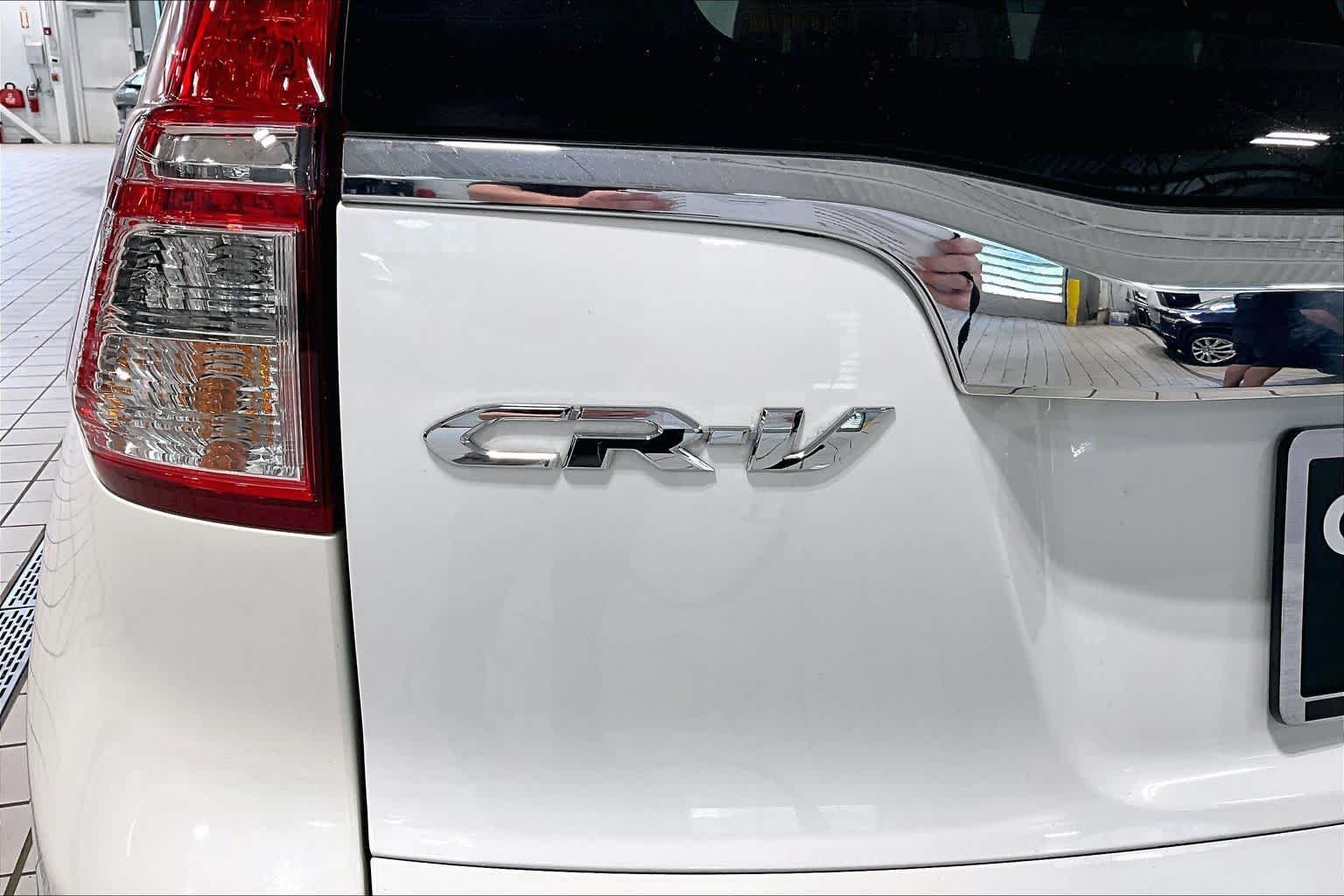 Used 2016 Alabaster Silver Metallic Honda Touring image 31