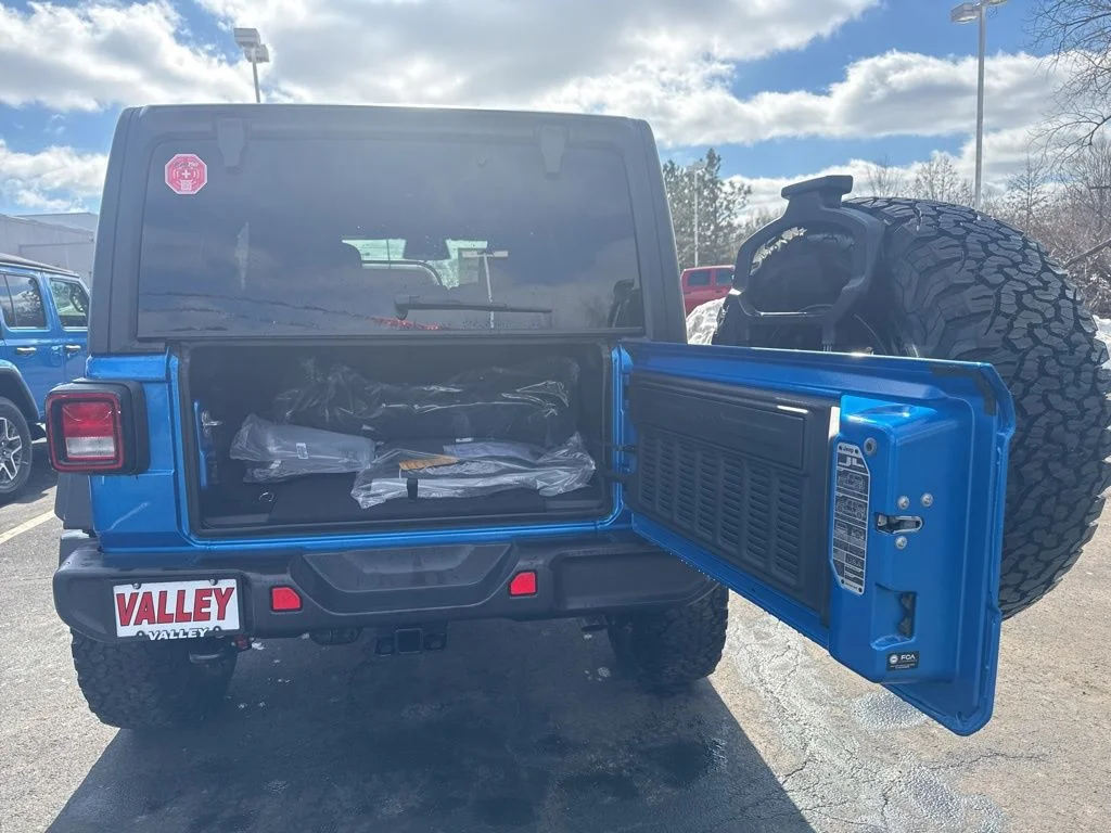 New 2025 Hydro Blue Pearl-Coat Exterior Paint Jeep Willys image 36