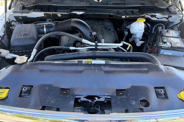 Used 2019 Bright White Clearcoat Ram SLT image 8