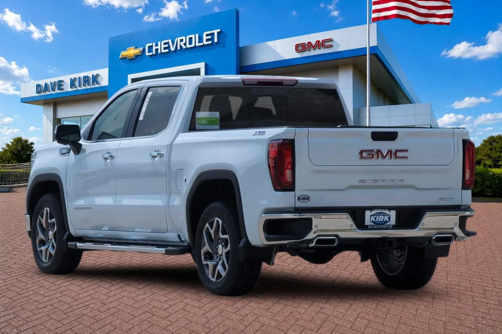 New 2026 Glacier White Tricoat GMC SLT image 5
