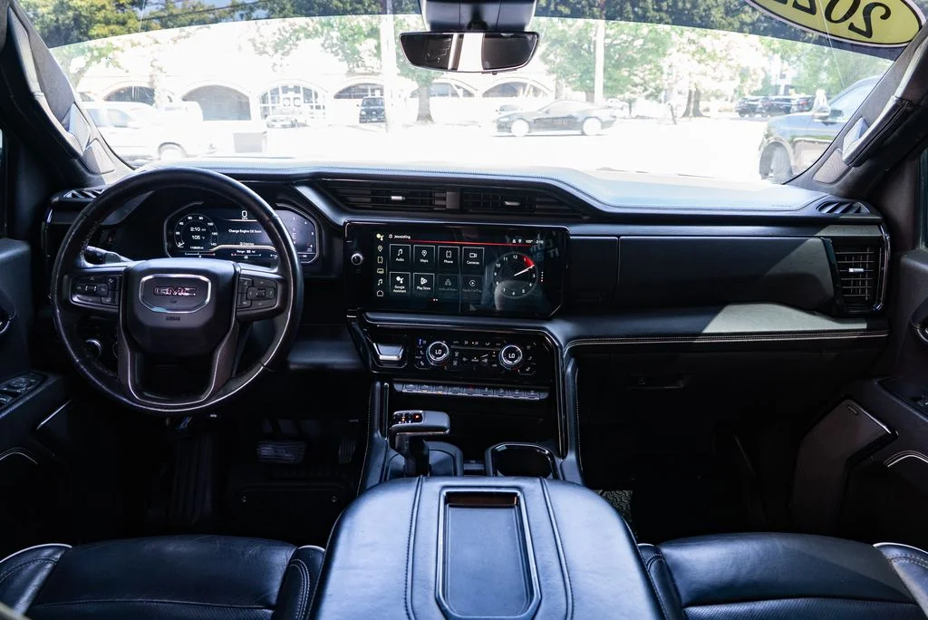 Used 2022 White GMC AT4X image 10