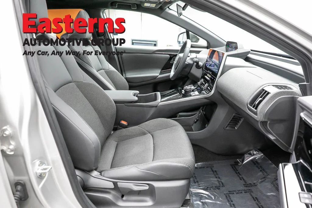 Used 2024 Silver Toyota XLE image 23