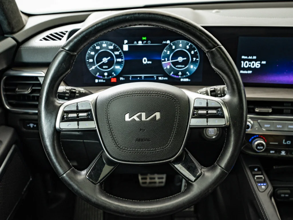 Used 2023 Wolf Gray Kia SX-Prestige X-Line image 41