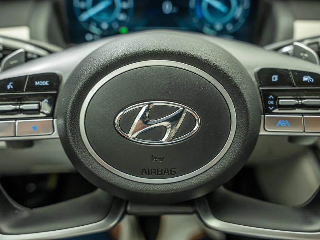Used 2024 Amazon Gray Hyundai Limited image 29