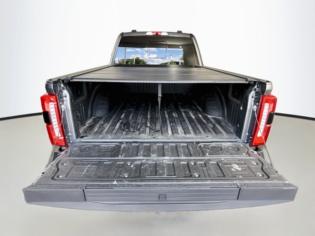 Used 2024 Carbonized Gray Metallic Ford LARIAT image 27