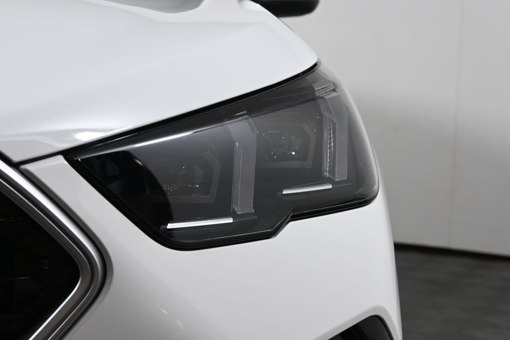New 2027 Alpine White BMW xDrive28i image 11