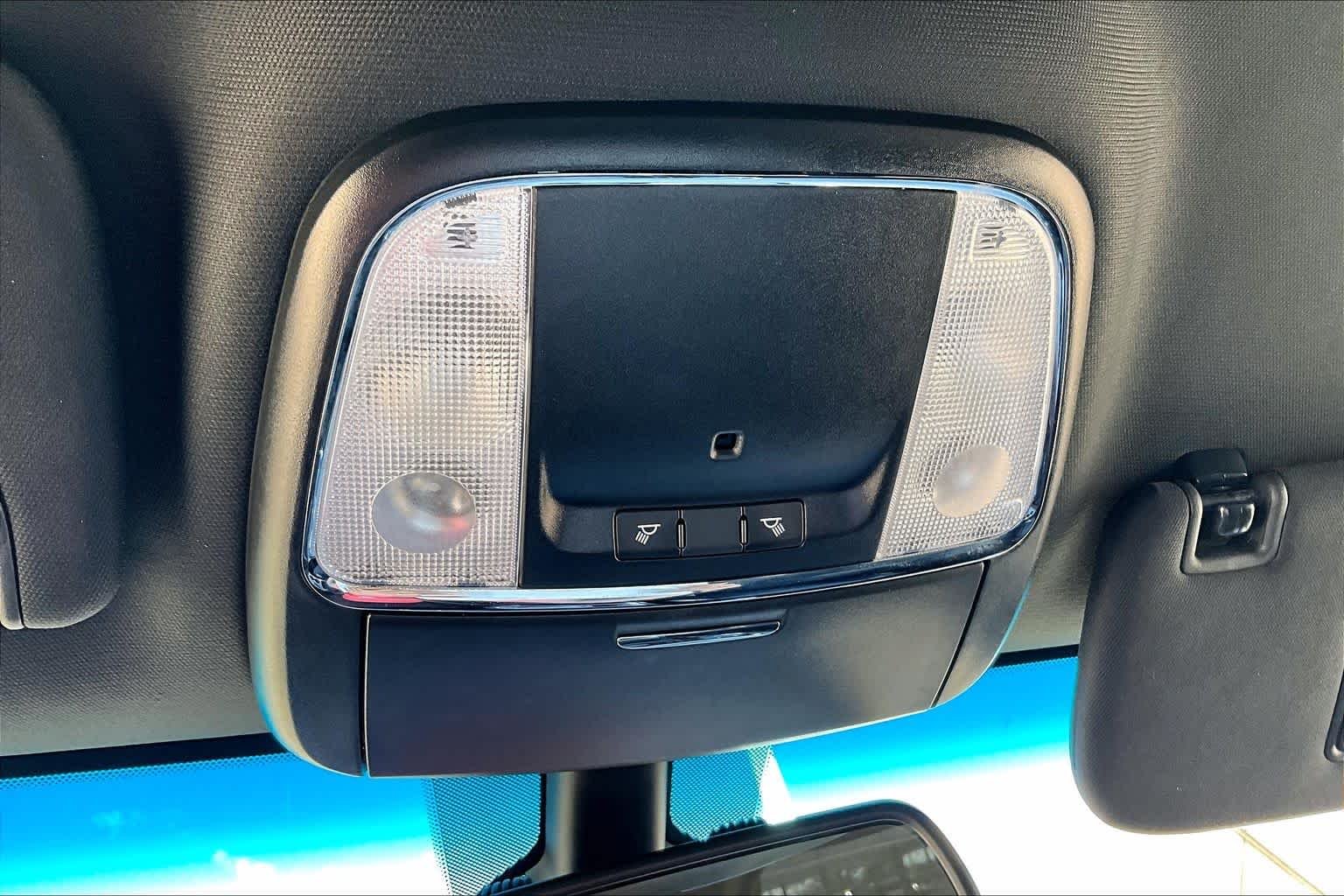Used 2015 Granite Crystal Metallic Clearcoat Jeep Laredo image 31