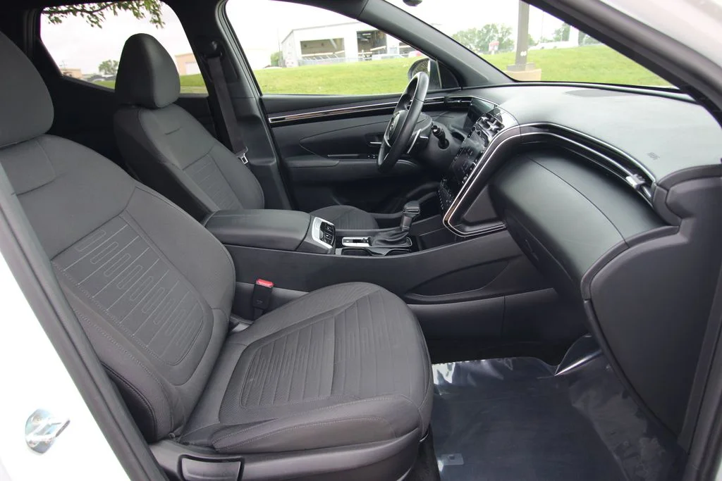 Used 2022 White Hyundai SEL Premium image 8