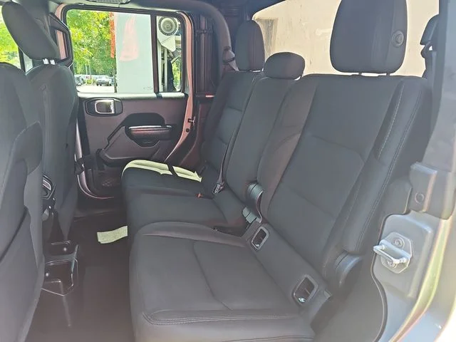 Used 2020 Silver Jeep Sport image 12