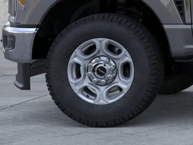 New 2026 Carbonized Gray Metallic Ford XLT image 31