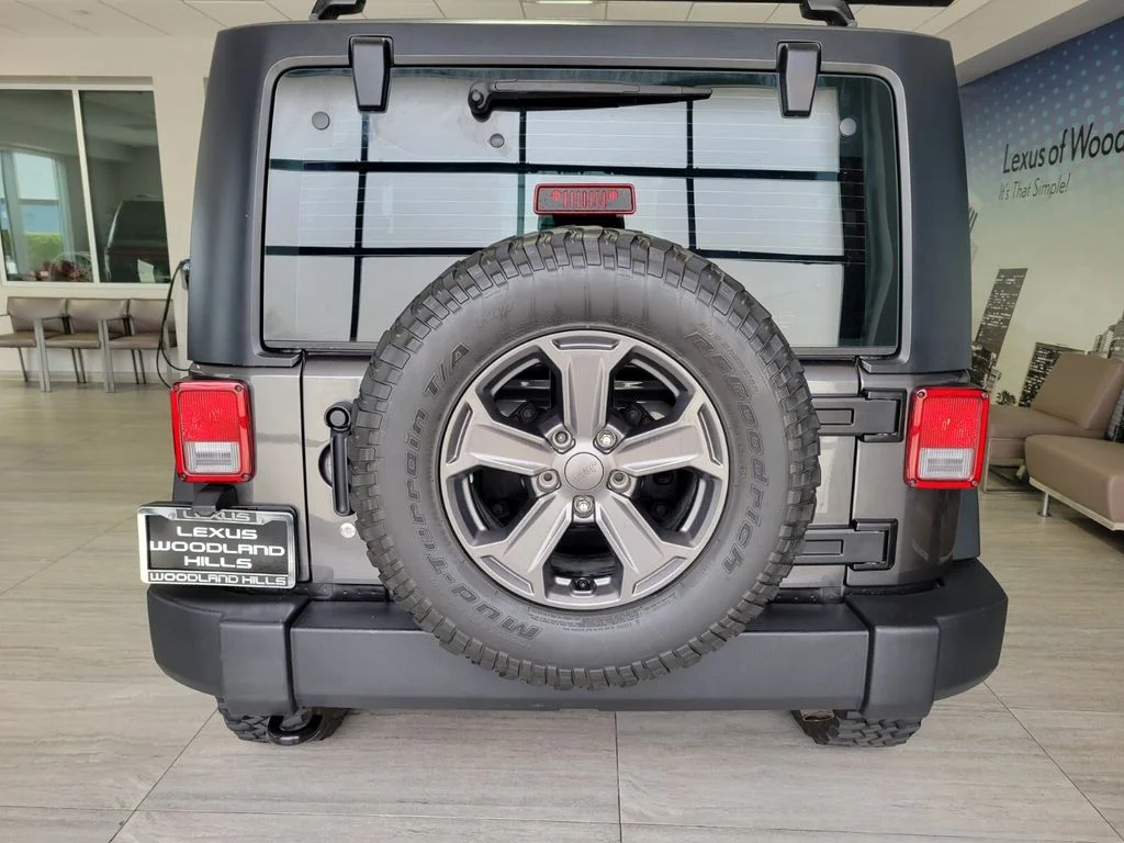 Used 2017 Gray Jeep Sport image 4