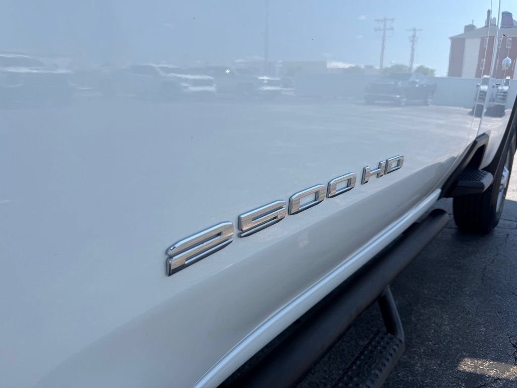Used 2022 SUMMIT WHITE GMC Pro image 14